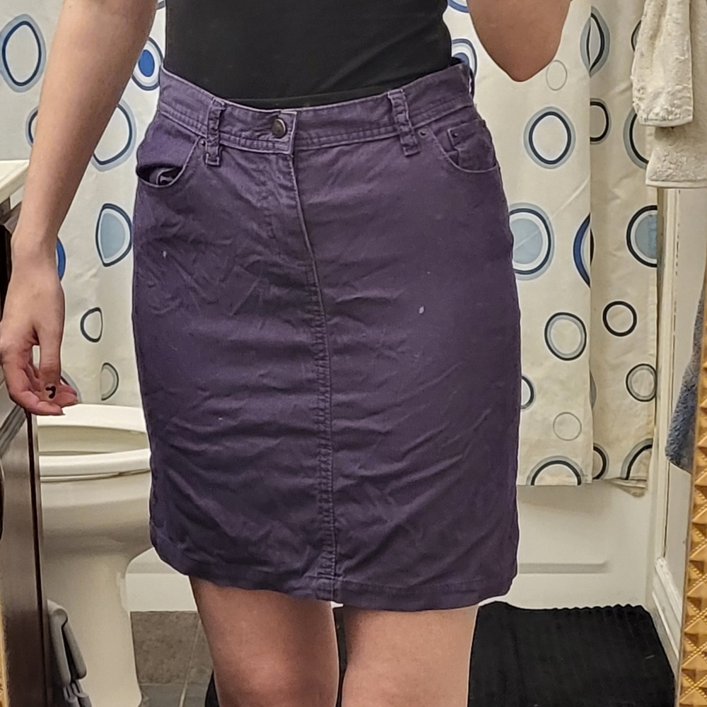 ✨️ $2 when bundled✨️Purple denim skirt
